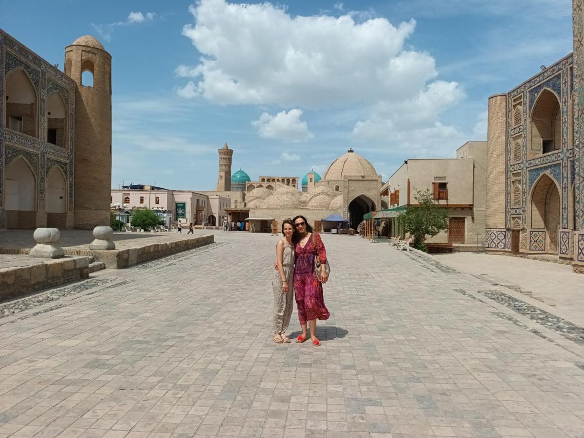 Uzbegim Family Guest House Бухара Екстериор снимка