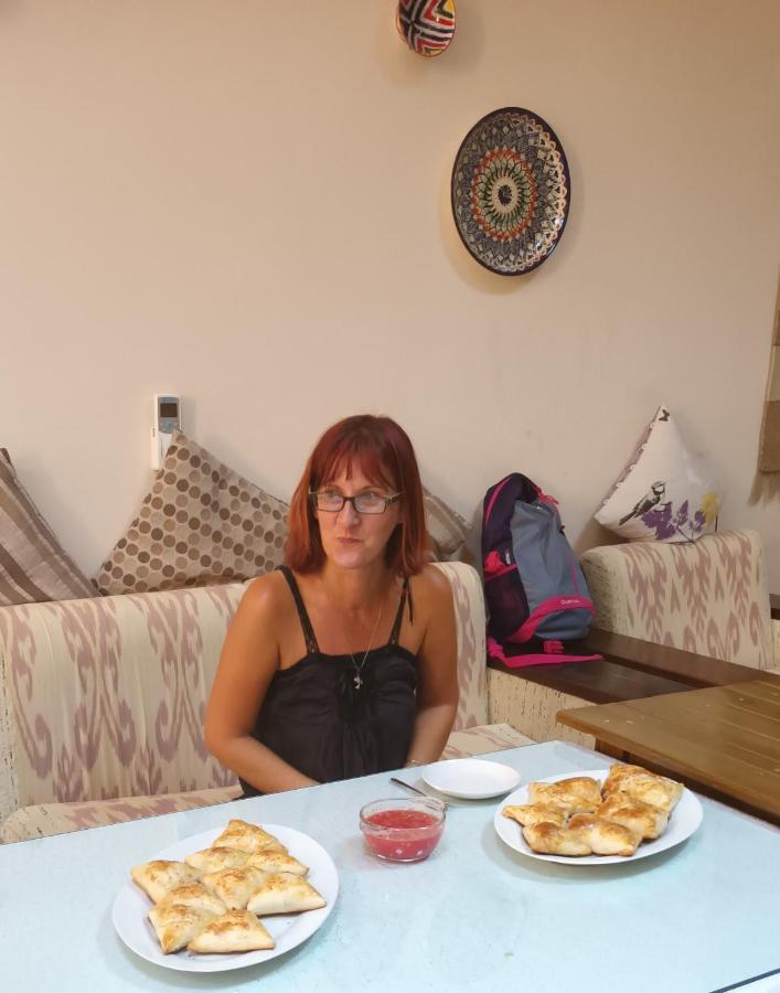 Uzbegim Family Guest House Бухара Екстериор снимка