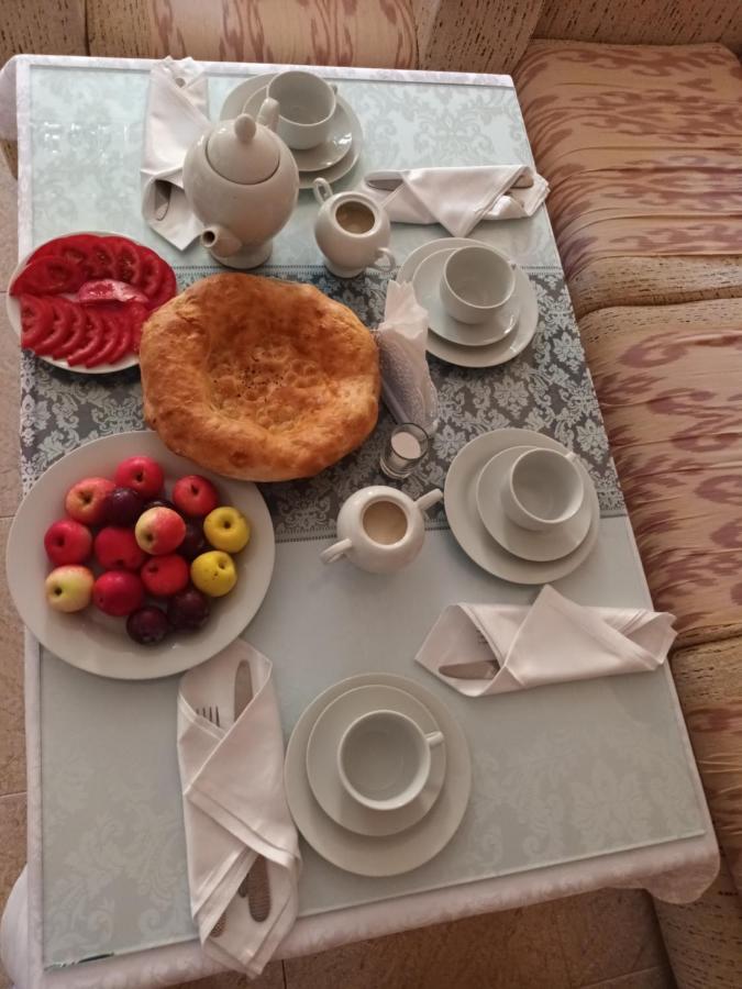 Uzbegim Family Guest House Бухара Екстериор снимка