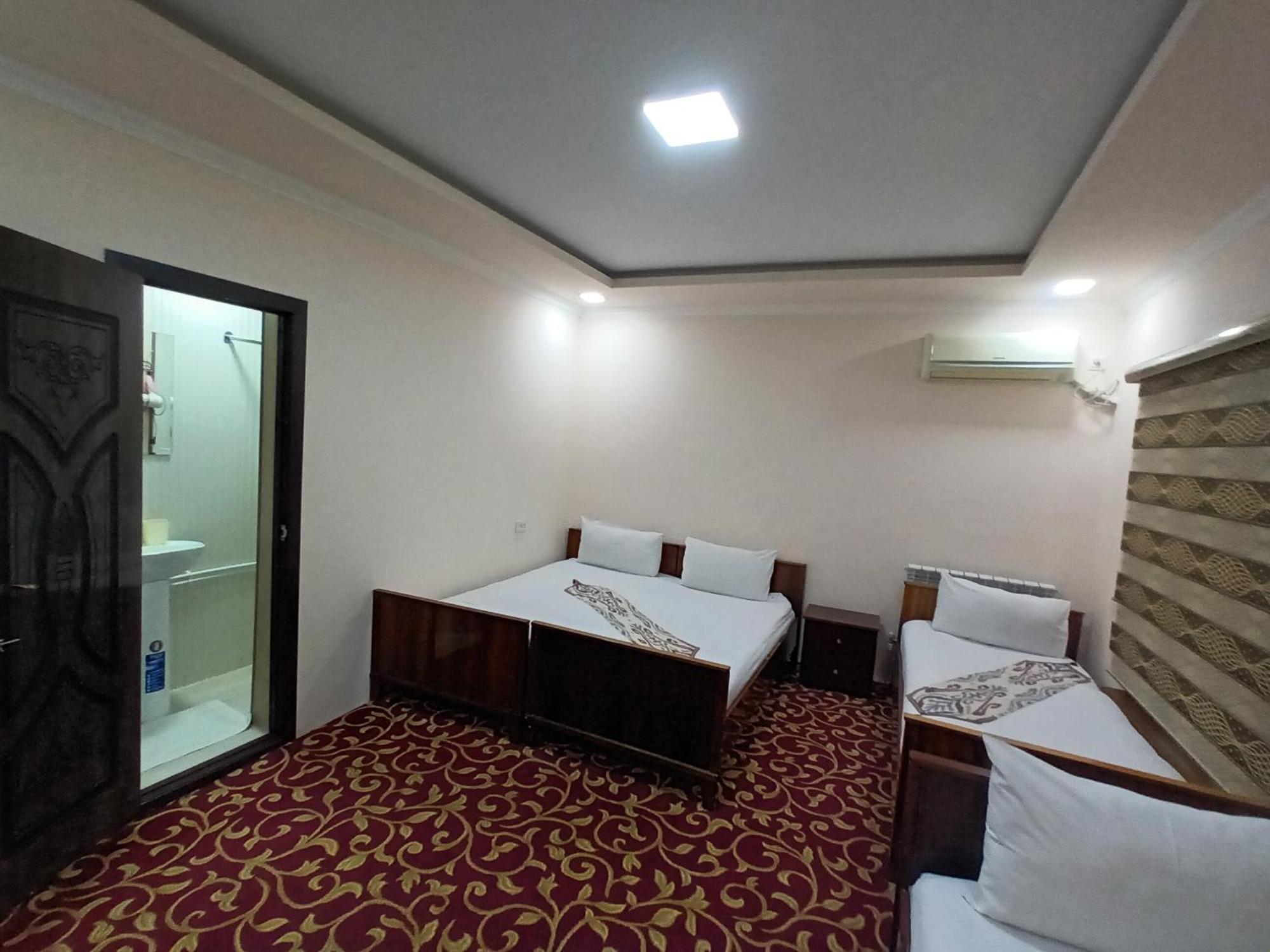 Uzbegim Family Guest House Бухара Екстериор снимка