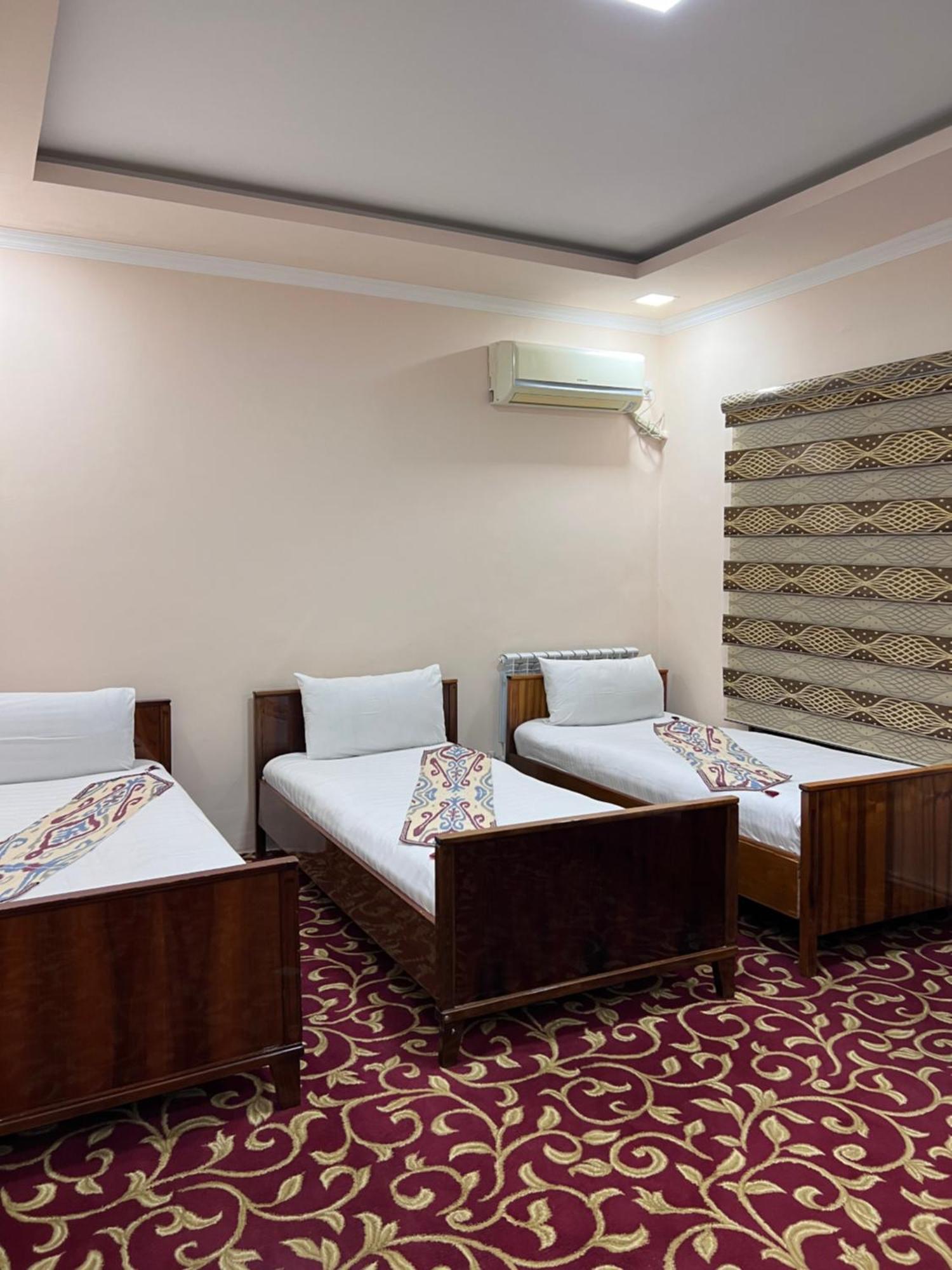 Uzbegim Family Guest House Бухара Стая снимка