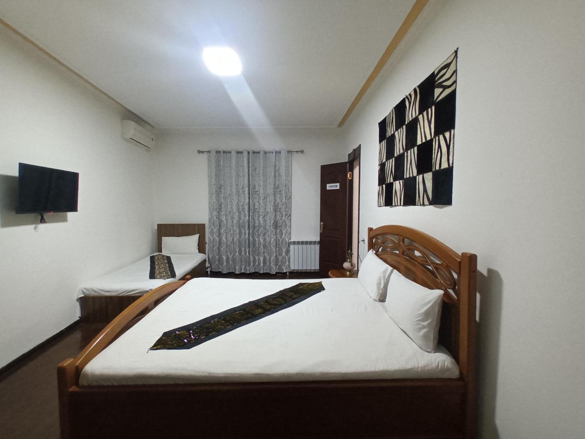 Uzbegim Family Guest House Бухара Екстериор снимка