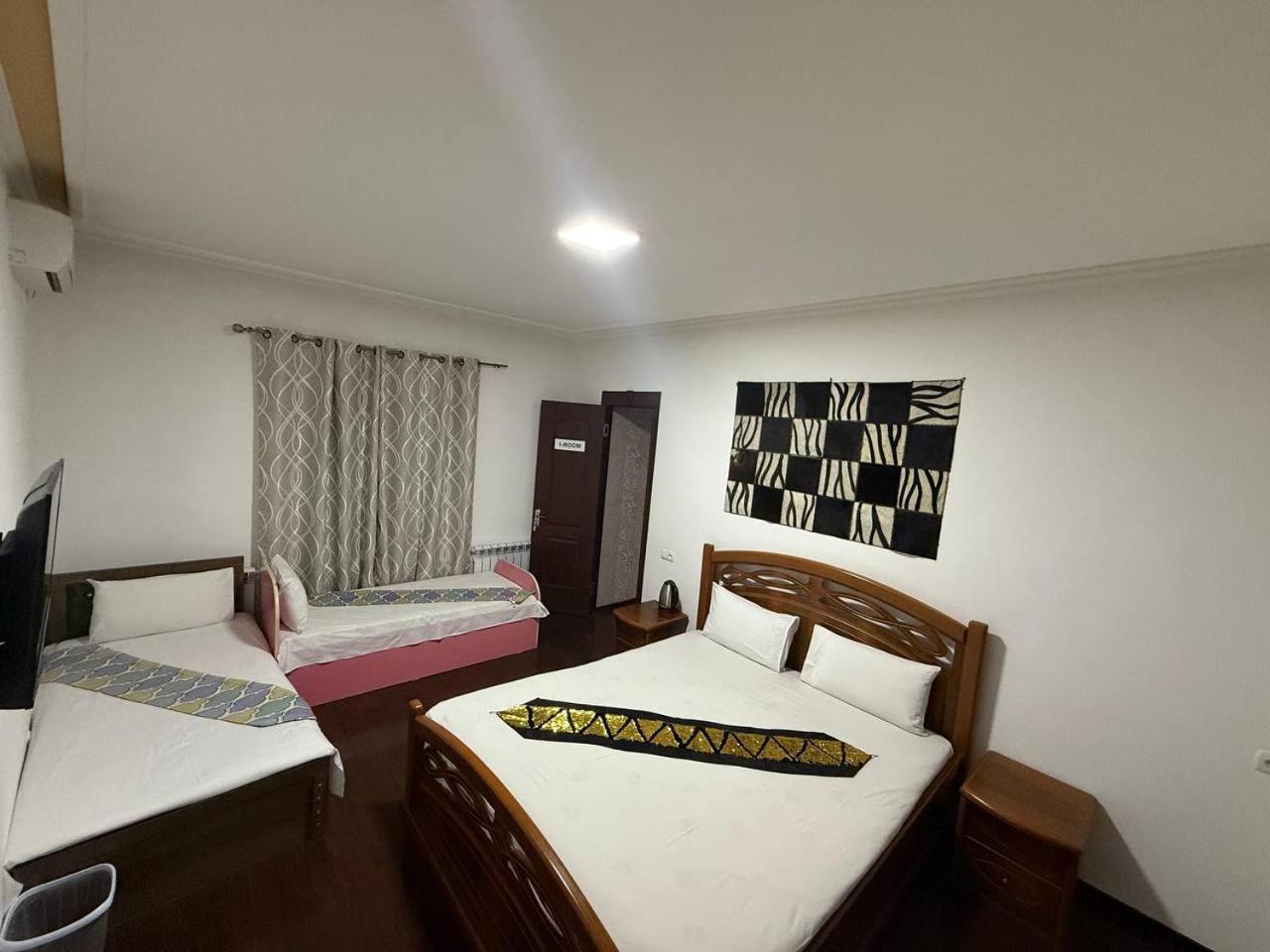 Uzbegim Family Guest House Бухара Екстериор снимка